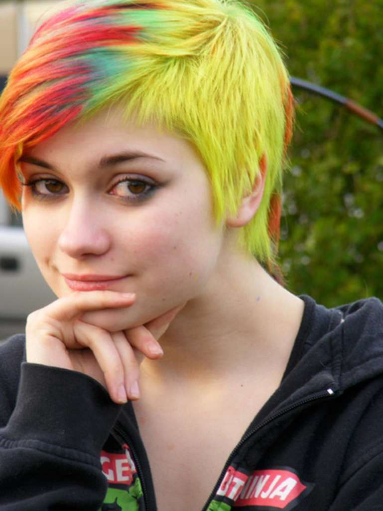 Short Hairstyles And Colors - 6